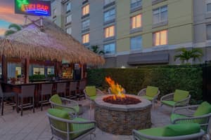 thumbnail: Bar (on property)