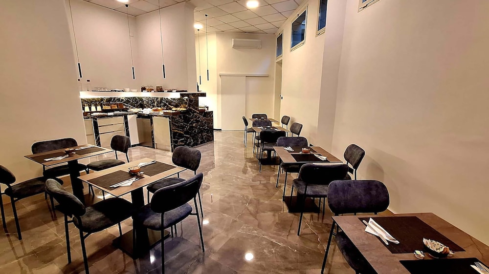Restaurant-cafeteria