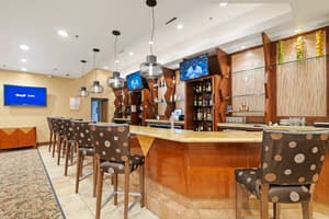 thumbnail: Bar (on property)