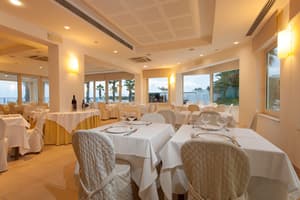 thumbnail: Restaurant