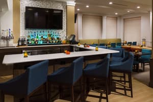 thumbnail: Bar (on property)