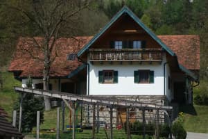 thumbnail: Front of property