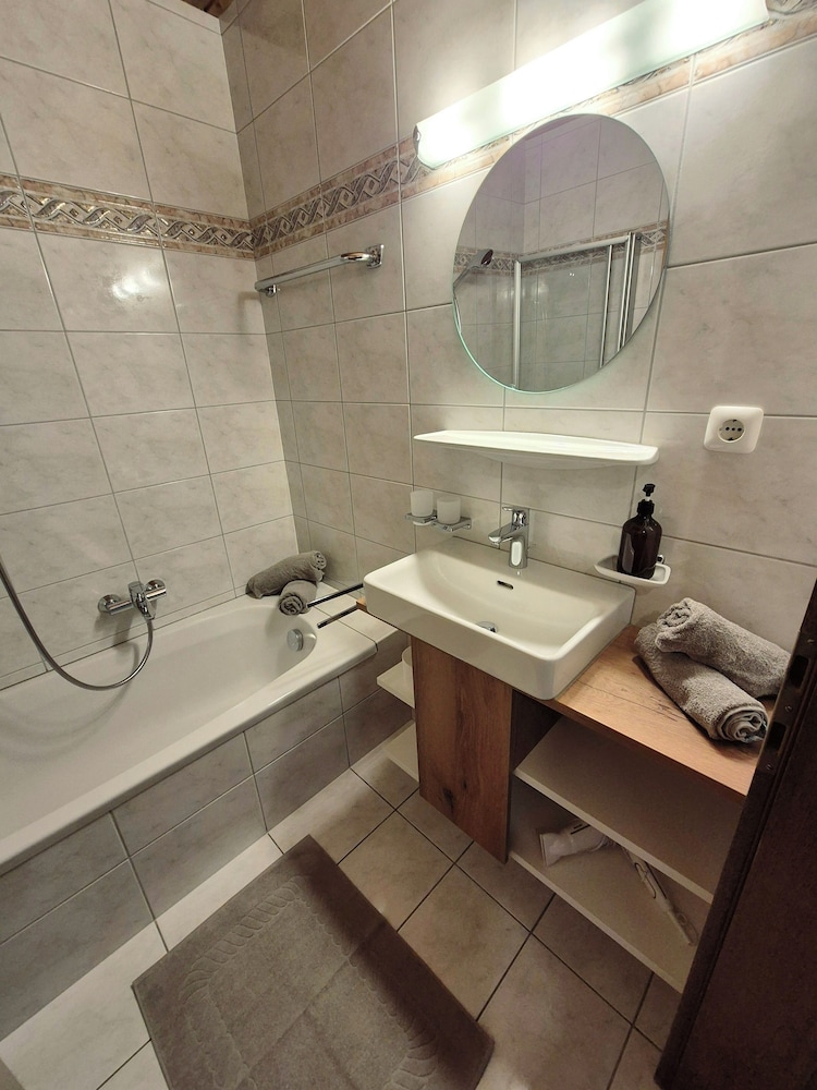 Bathroom amenities