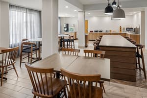 thumbnail: Restaurant
