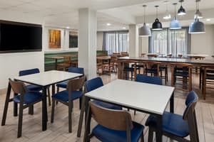 thumbnail: Restaurant