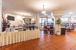 thumbnail: Breakfast area