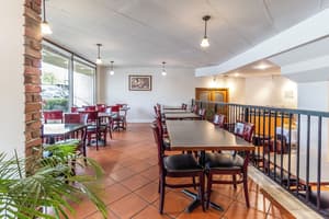 thumbnail: Restaurant