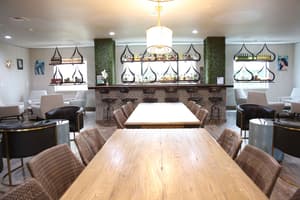 thumbnail: Bar (on property)