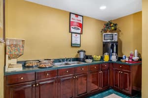 thumbnail: Breakfast area