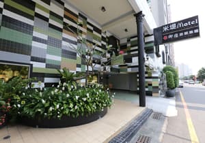 thumbnail: Interior entrance