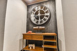 thumbnail: Interior detail
