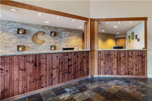 thumbnail: Indoor/Interior,On-Site,Lobby