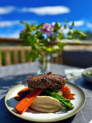 thumbnail: Restaurant