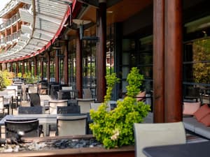 thumbnail: Bar (on property)
