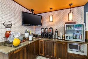 thumbnail: Breakfast area