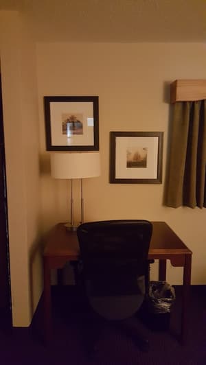 thumbnail: In-room business center