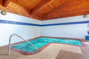 thumbnail: Outdoor spa tub