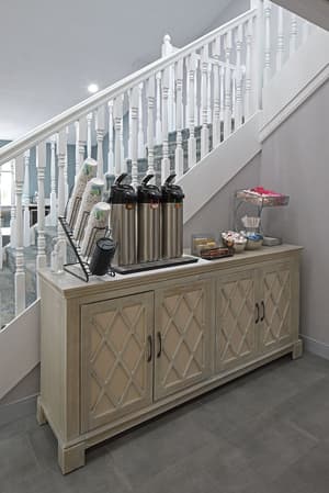 thumbnail: Breakfast area