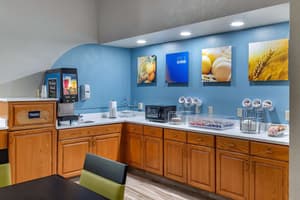 thumbnail: Breakfast area