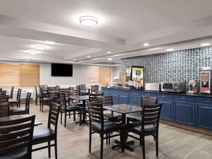thumbnail: Breakfast area