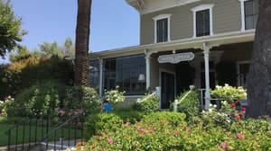 thumbnail: Front of property