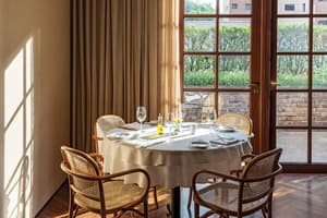 thumbnail: Restaurant