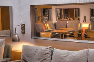 thumbnail: Lounge