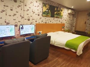 thumbnail: Room