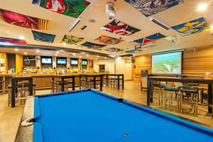 thumbnail: Bar (on property)