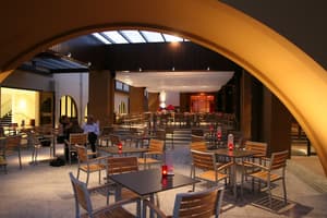 thumbnail: Outdoor dining