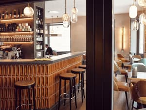 thumbnail: Bar (on property)