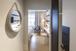 thumbnail: Interior entrance