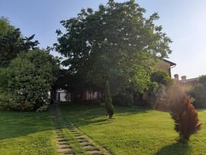 thumbnail: Exterior