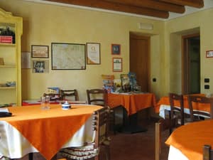 thumbnail: Breakfast area