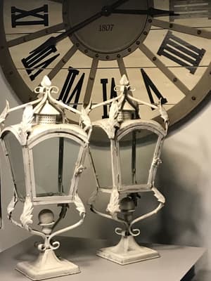 thumbnail: Interior detail