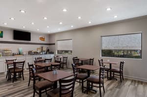 thumbnail: Breakfast area