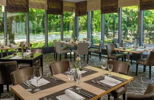 thumbnail: Restaurant