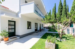 thumbnail: Exterior