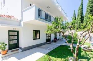 thumbnail: Exterior