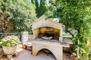 thumbnail: BBQ/picnic area