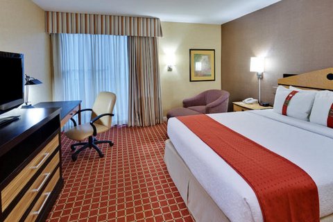 Holiday Inn Hotel Dublin-Pleasanton Queen Bed Guest Room