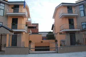 thumbnail: Exterior