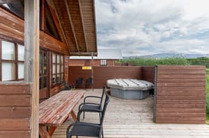 thumbnail: Outdoor spa tub