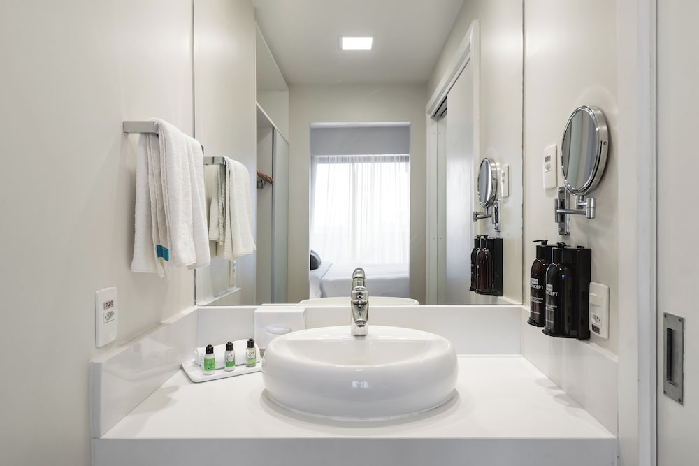 Bathroom sink