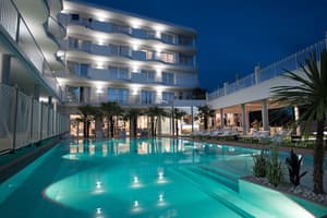 thumbnail: Outdoor pool