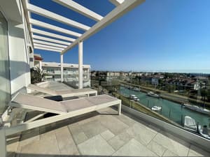 thumbnail: Balcony view