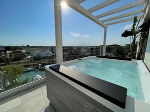 thumbnail: Private spa tub