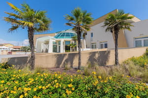 thumbnail: Property entrance
