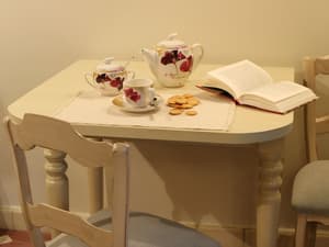 thumbnail: In-room dining