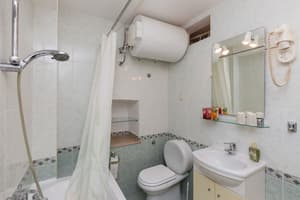 thumbnail: Interior detail